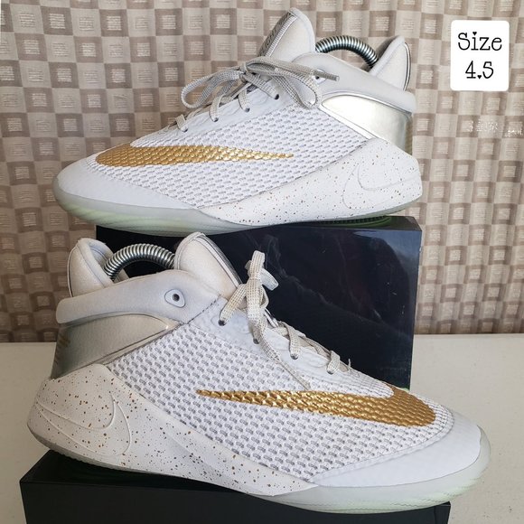 boys gold basketball shoes